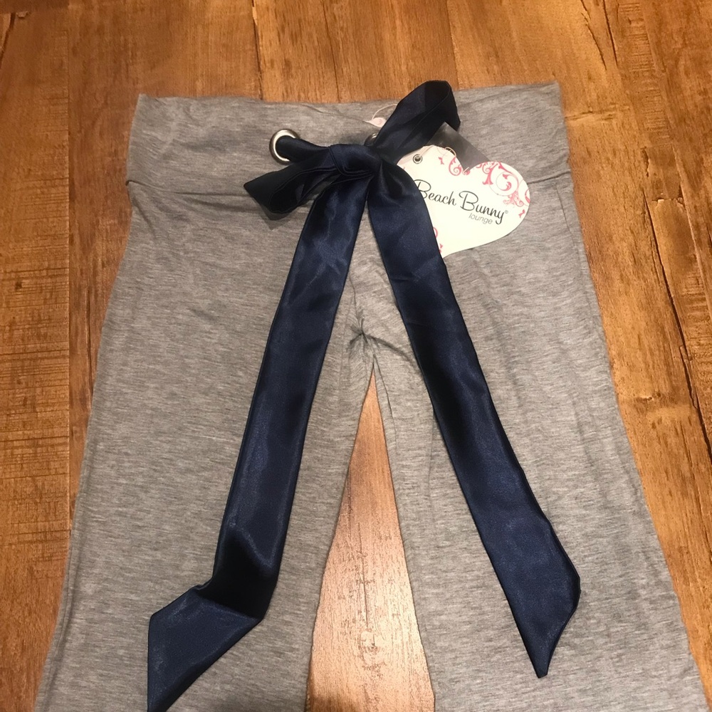 Beach bunny pants (XS).